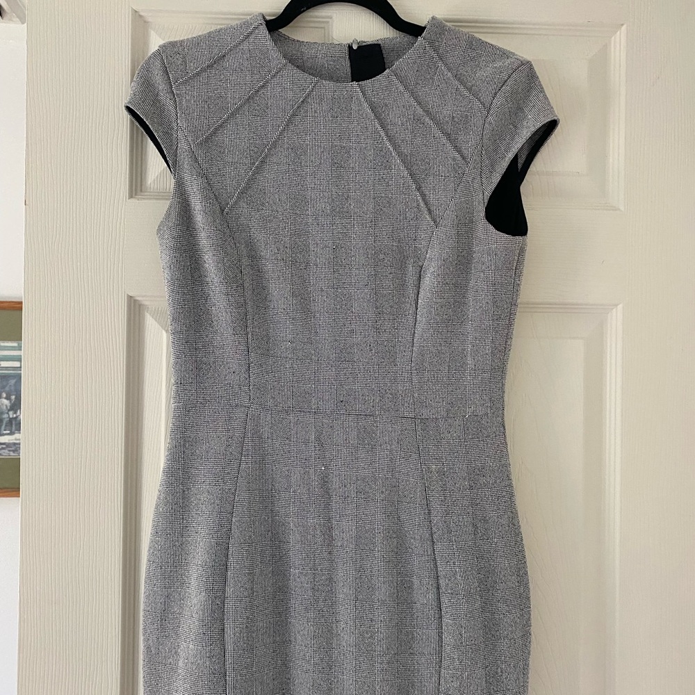 Professional H&M dress perfect for summer in the office
